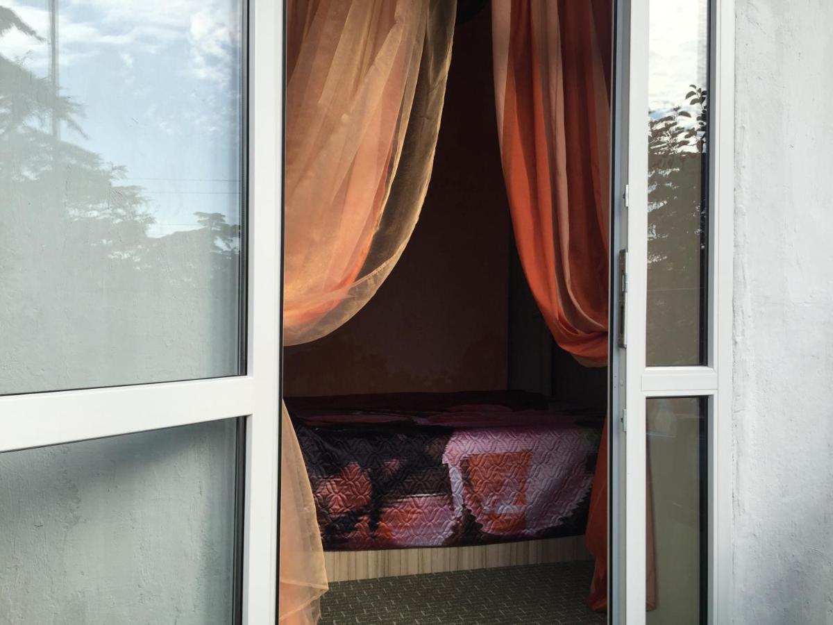 Guest House Inkit Pitsunda Exterior foto